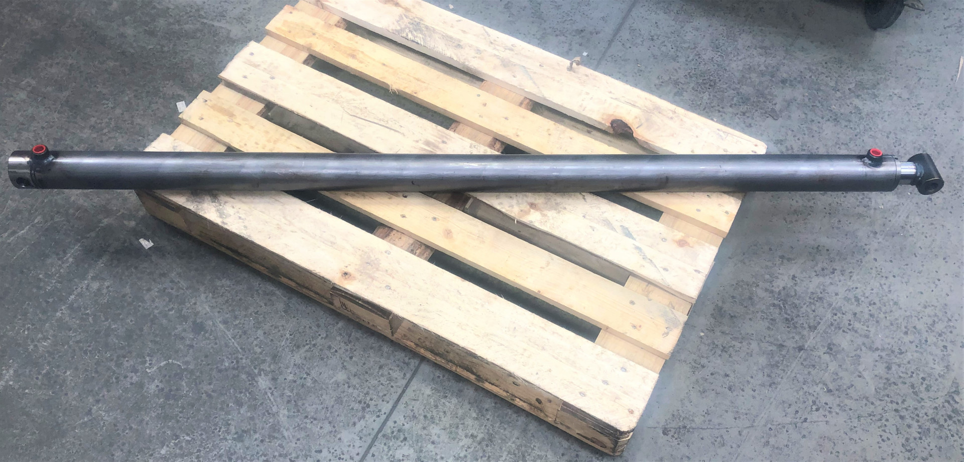 Hydraulic ram